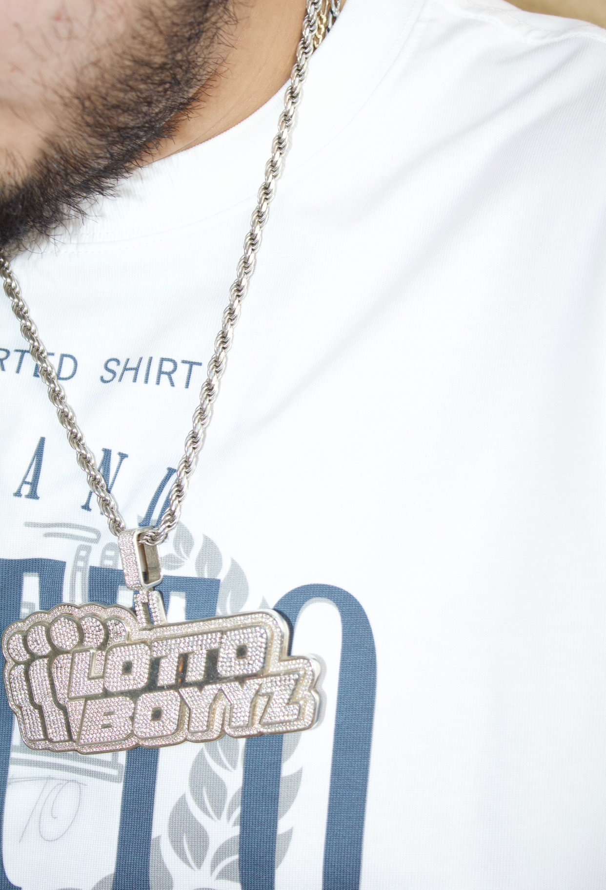Modelo tee